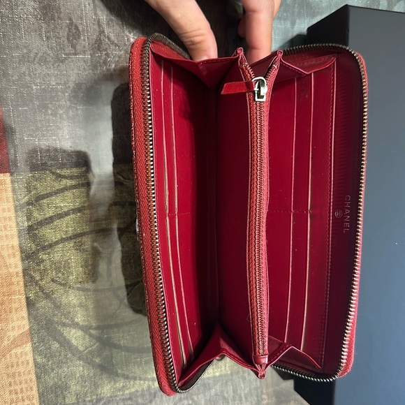 Chanel Shiny Matelasse Quilted Caviar Red Zip long Wallet - Picture 13 of 17